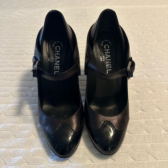 CHANEL heels size 38 - Picture 2 of 9